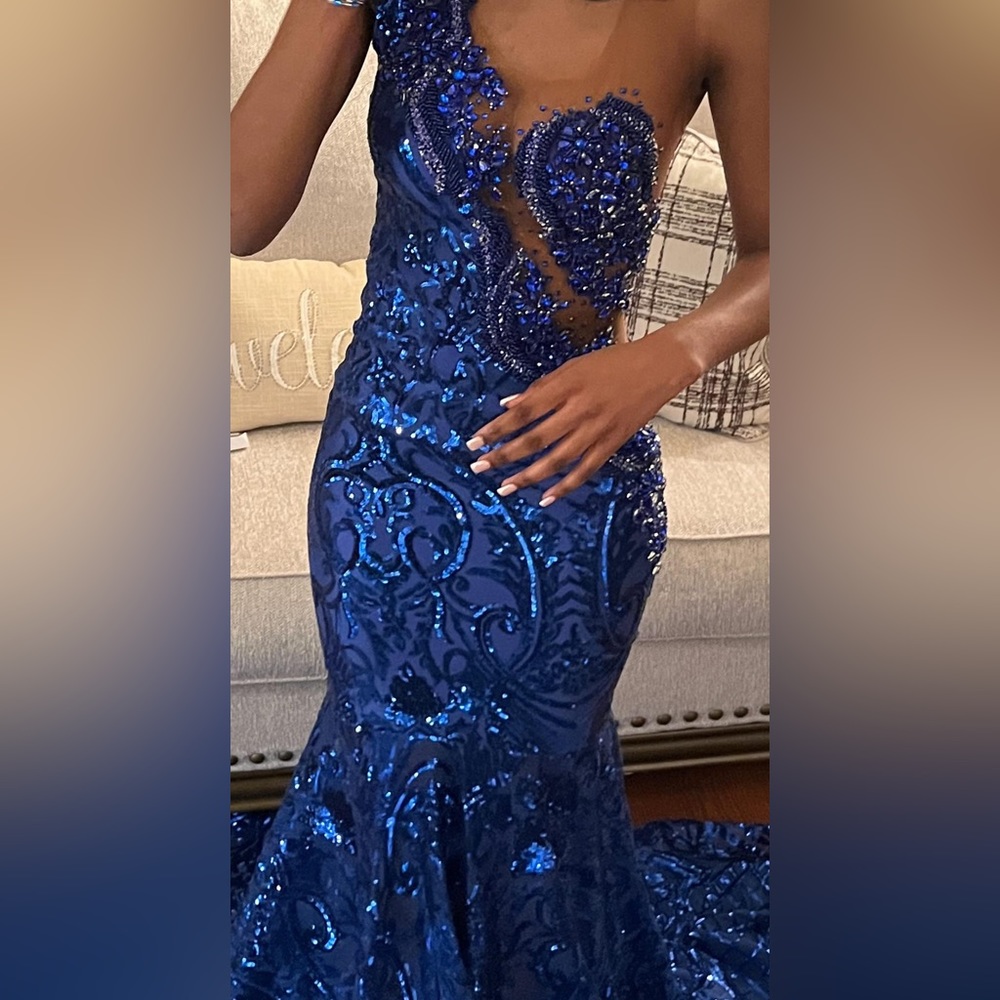 prom dress for sale! picture of it on my body trying it on. text me